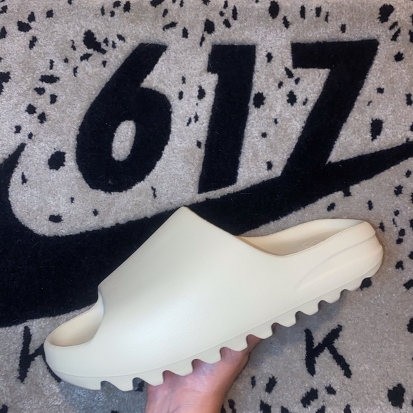Yeezy Other - Adidas Yeezy Slide Bone 🦴